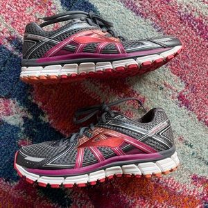 Brooks Adrenaline 17 GTS Running Shoe Sneakers (Women’s, Size 9.5)